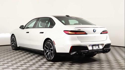 2024 BMW 760 xDrive