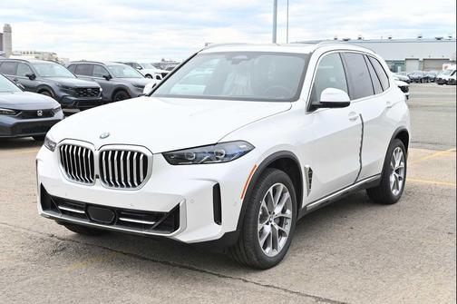 Mineral White Metallic 2026 BMW X5 xDrive40i