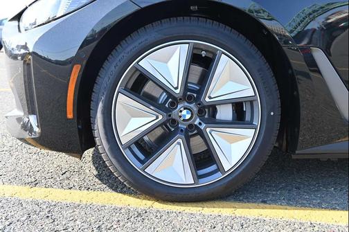 Black Sapphire Metallic 2026 BMW i4 Gran Coupe xDrive40