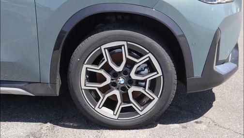 Cape York Green Metallic 2026 BMW X1 xDrive28i