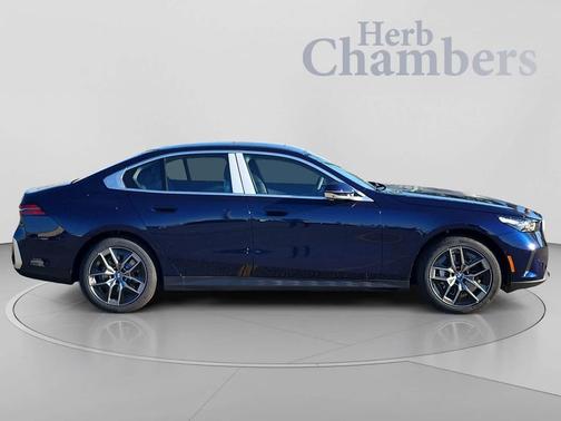 Tanzanite Blue II Metallic 2027 BMW 530 xDrive