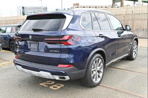 Tanzanite Blue II Metallic 2026 BMW X5 PHEV xDrive50e