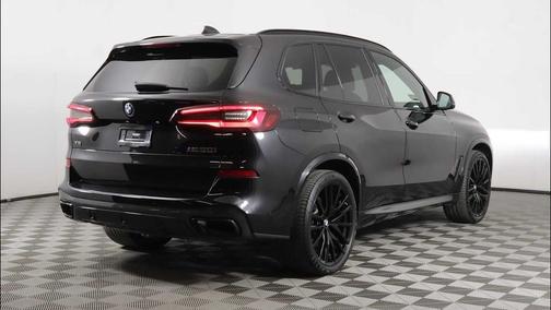 Black Sapphire Metallic 2022 BMW X5 M50i