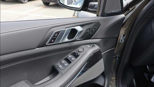 Manhattan Green Metallic 2026 BMW X5 xDrive40i