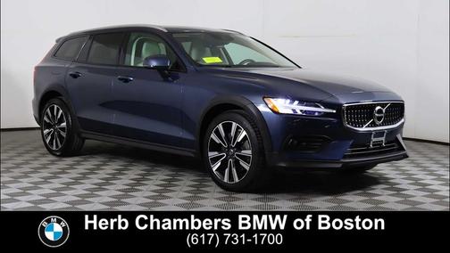 2022 Volvo V60 Cross Country T5