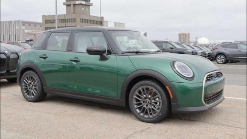 British Racing Green IV Metallic 2026 MINI Hardtop Cooper