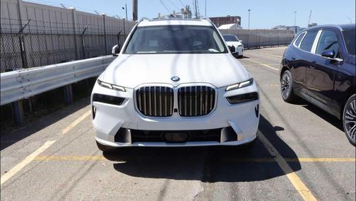 Alpine White 2026 BMW X7 xDrive40i