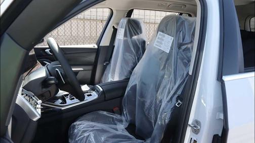 Alpine White 2026 BMW X7 xDrive40i