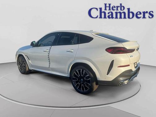 Mineral White Metallic 2027 BMW X6 xDrive40i