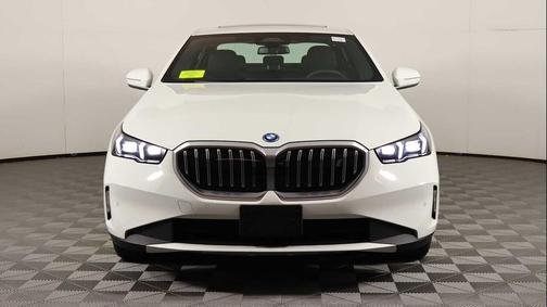 2025 BMW i5 xDrive40
