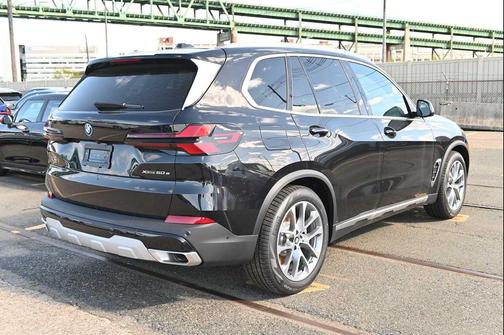 Black Sapphire Metallic 2026 BMW X5 PHEV xDrive50e