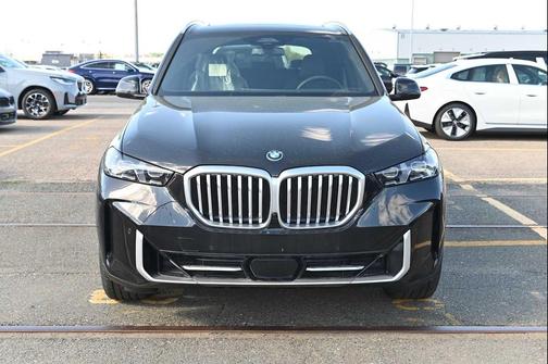 Black Sapphire Metallic 2026 BMW X5 PHEV xDrive50e