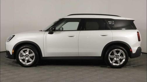 Nanuq White Metallic 2025 MINI Countryman Cooper S ALL4