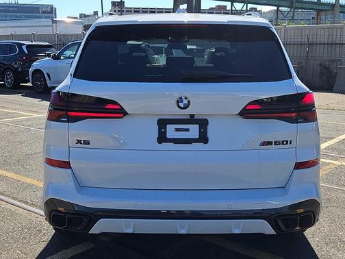 2026 BMW X5 M60i