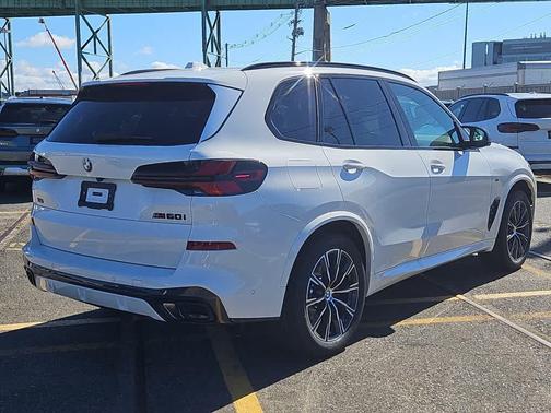2026 BMW X5 M60i