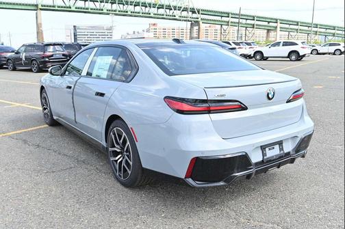 Brooklyn Grey Metallic 2026 BMW 740 xDrive