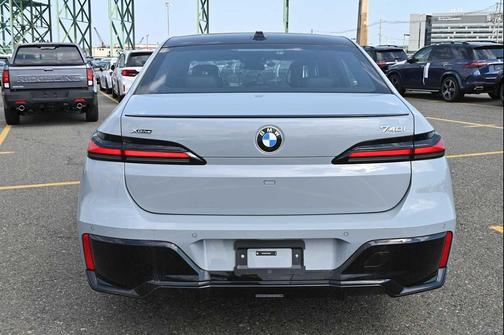 Brooklyn Grey Metallic 2026 BMW 740 xDrive