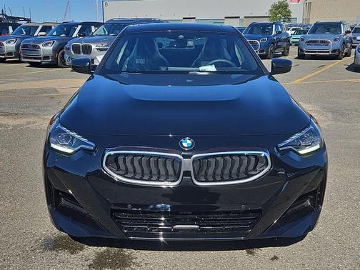 2025 BMW 230 i xDrive