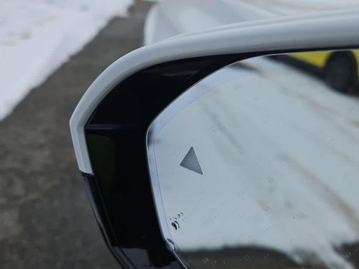 2025 BMW 750e i xDrive