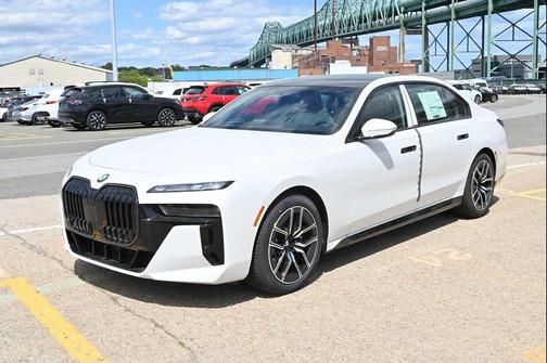Mineral White Metallic 2026 BMW 760 xDrive