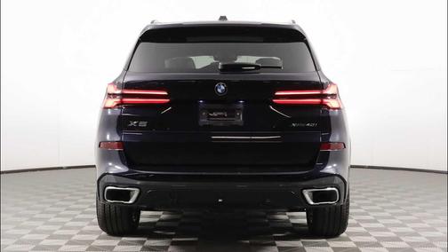 Carbon Black Metallic 2025 BMW X5 xDrive40i