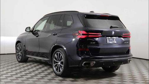 Carbon Black Metallic 2025 BMW X5 xDrive40i