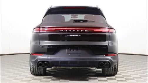 2024 Porsche Cayenne S
