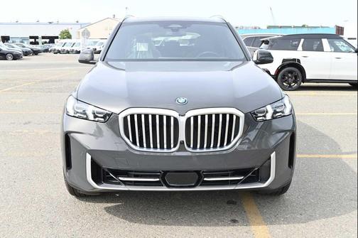 Dravit Grey Metallic 2026 BMW X5 PHEV xDrive50e