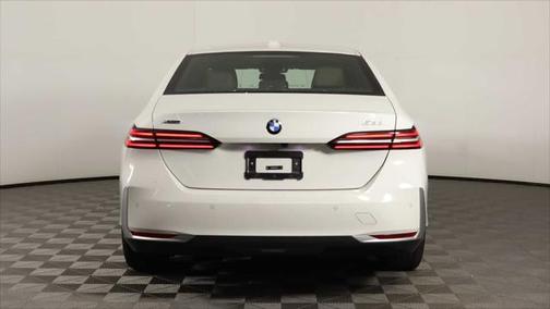 2024 BMW 530 i xDrive