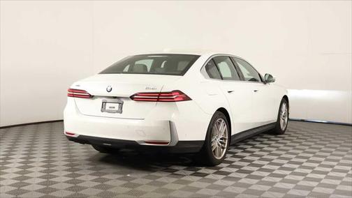 2024 BMW 530 i xDrive