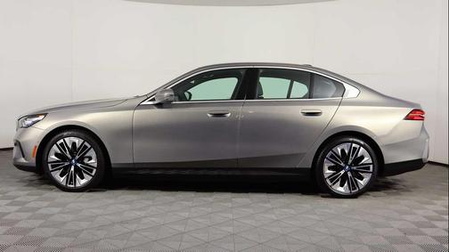 2024 BMW i5 eDrive40