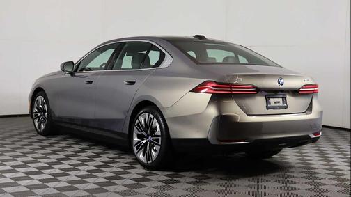 2024 BMW i5 eDrive40