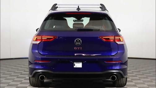 2024 Volkswagen Golf GTI 2.0T SE DSG