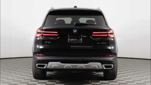 Black Sapphire Metallic 2026 BMW X5 PHEV xDrive50e