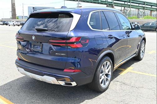 Tanzanite Blue II Metallic 2026 BMW X5 xDrive40i