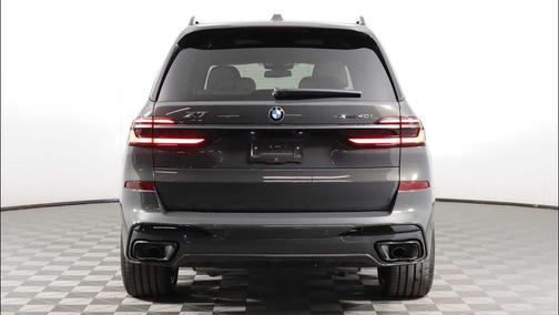 Dravit Grey Metallic 2026 BMW X7 xDrive40i