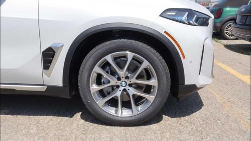 Mineral White Metallic 2026 BMW X5 xDrive40i