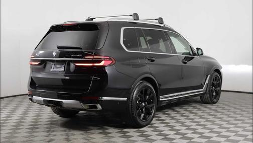 Black Sapphire Metallic 2024 BMW X7 xDrive40i