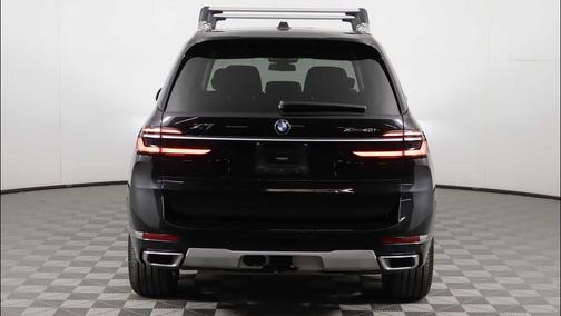 Black Sapphire Metallic 2024 BMW X7 xDrive40i