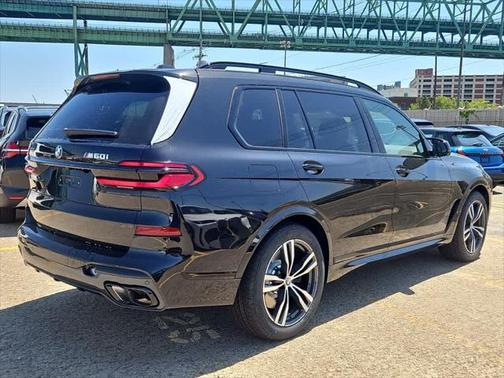 2026 BMW X7 M60i