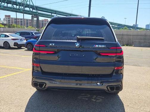 2026 BMW X7 M60i