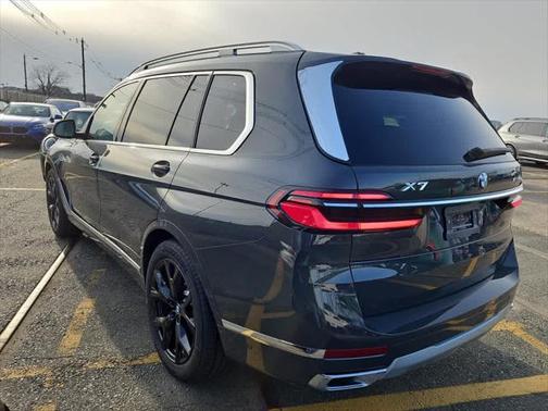 2025 BMW X7 xDrive40i