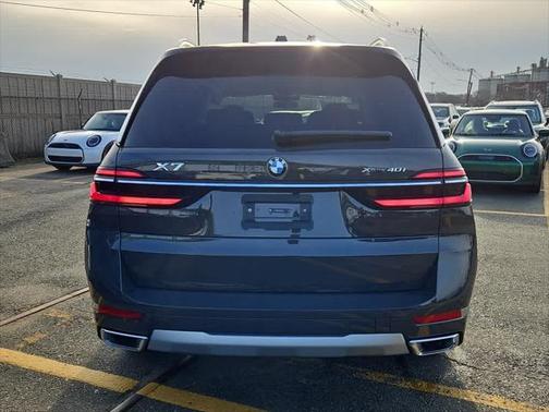 2025 BMW X7 xDrive40i