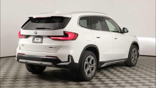 Alpine White 2023 BMW X1 xDrive28i