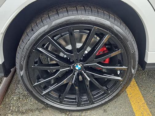 2026 BMW X6 M60i