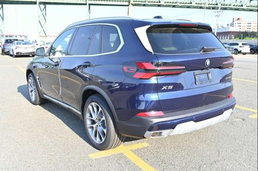 Tanzanite Blue II Metallic 2026 BMW X5 xDrive40i