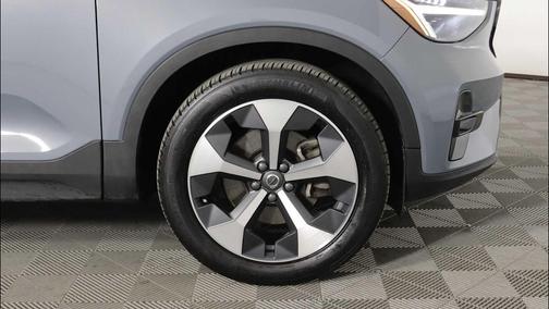 Thunder Grey Metallic 2023 Volvo XC40 B5 Plus Dark Theme