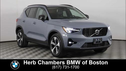 Thunder Grey Metallic 2023 Volvo XC40 B5 Plus Dark Theme