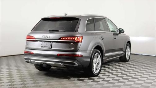 2020 Audi Q7 55 Premium Plus