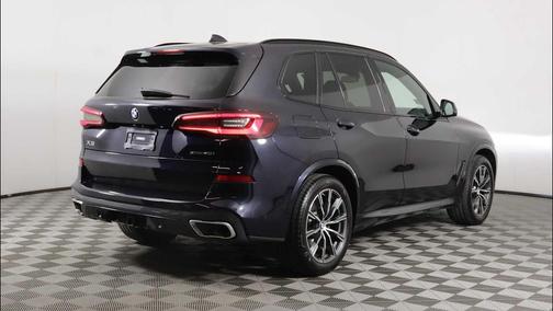 Carbon Black Metallic 2021 BMW X5 xDrive40i